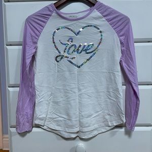 Girls long sleeve shirts.